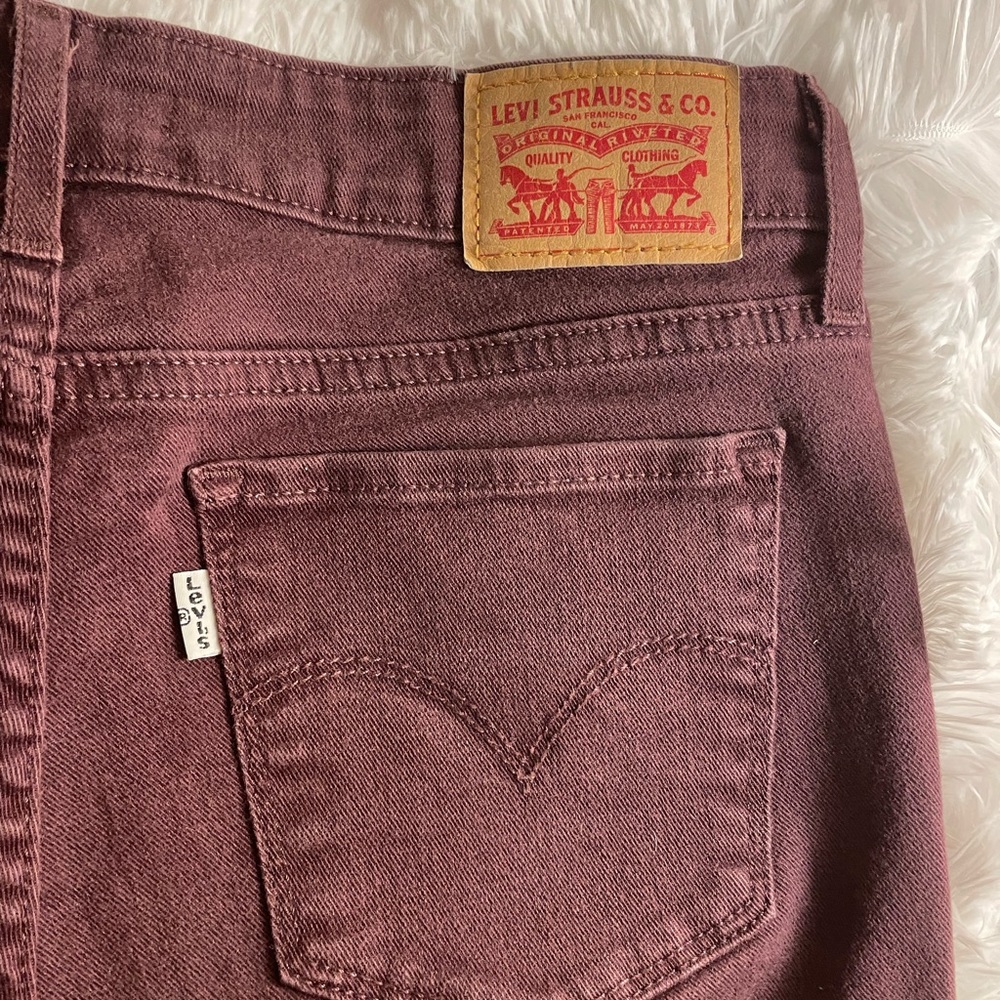 Burgundy  711 Skinny Levi’s jeans. Size 28